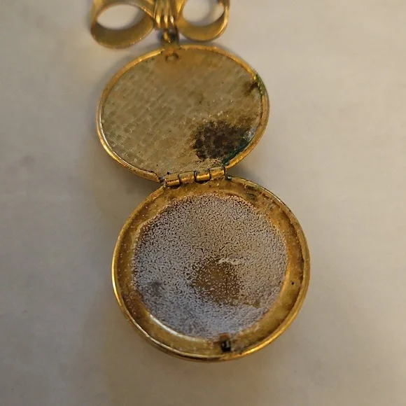 VIntage Avon Rapture Solid Perfume Locket Brooch - Picture 4 of 4